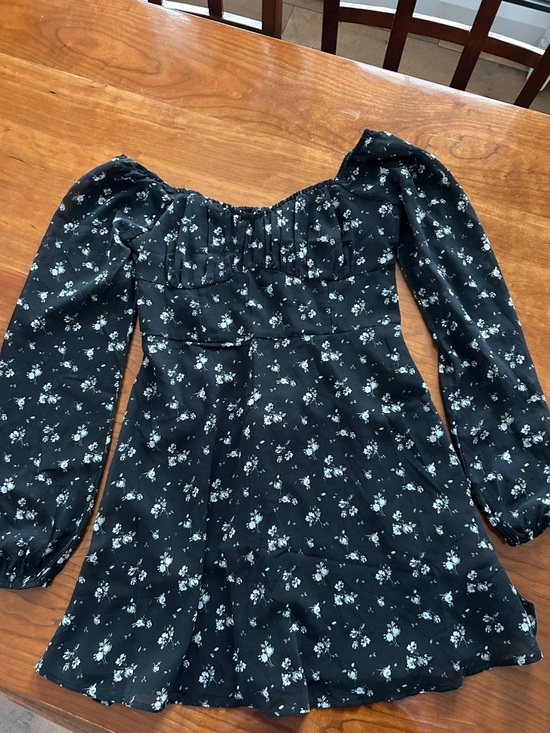 Hollister Dresses & Skirts - Hollister Black Floral Square-Neck Long Sleeve Mini Dress